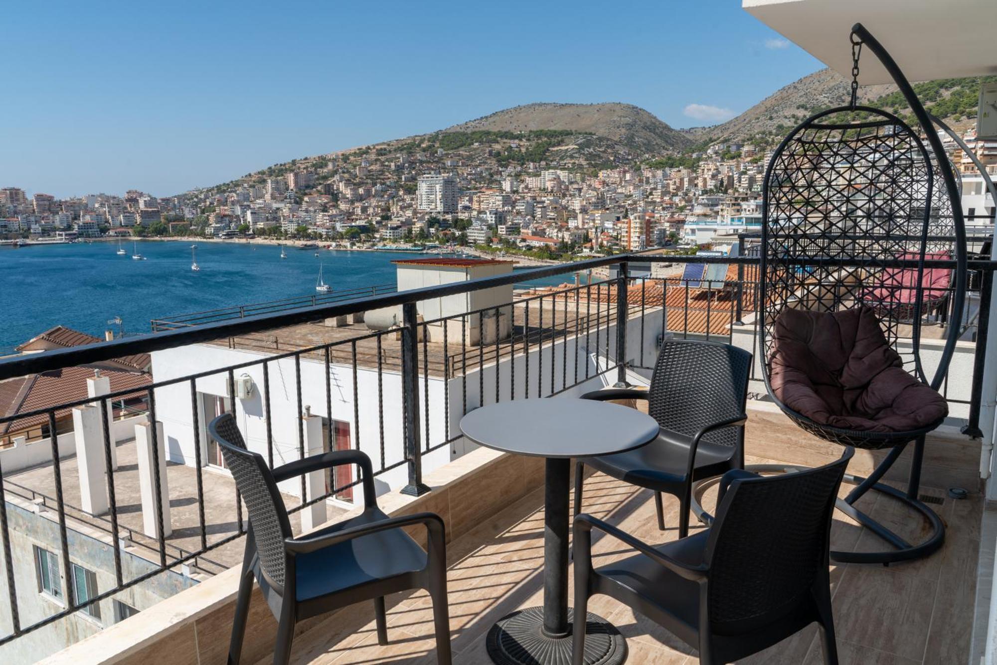 Blissful Apartments Sarandë Exterior foto